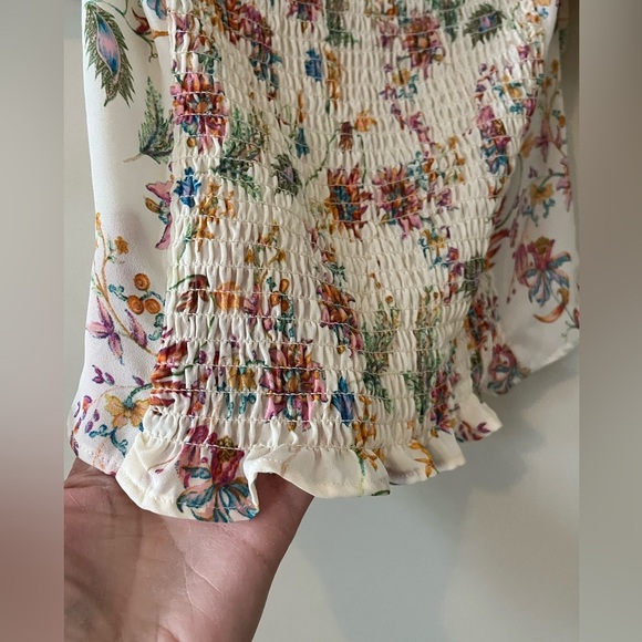 Rose + Olive Ivory & Floral Ruffle Sleeve Off the Shoulder Women’s Size M - Picture 4 of 16